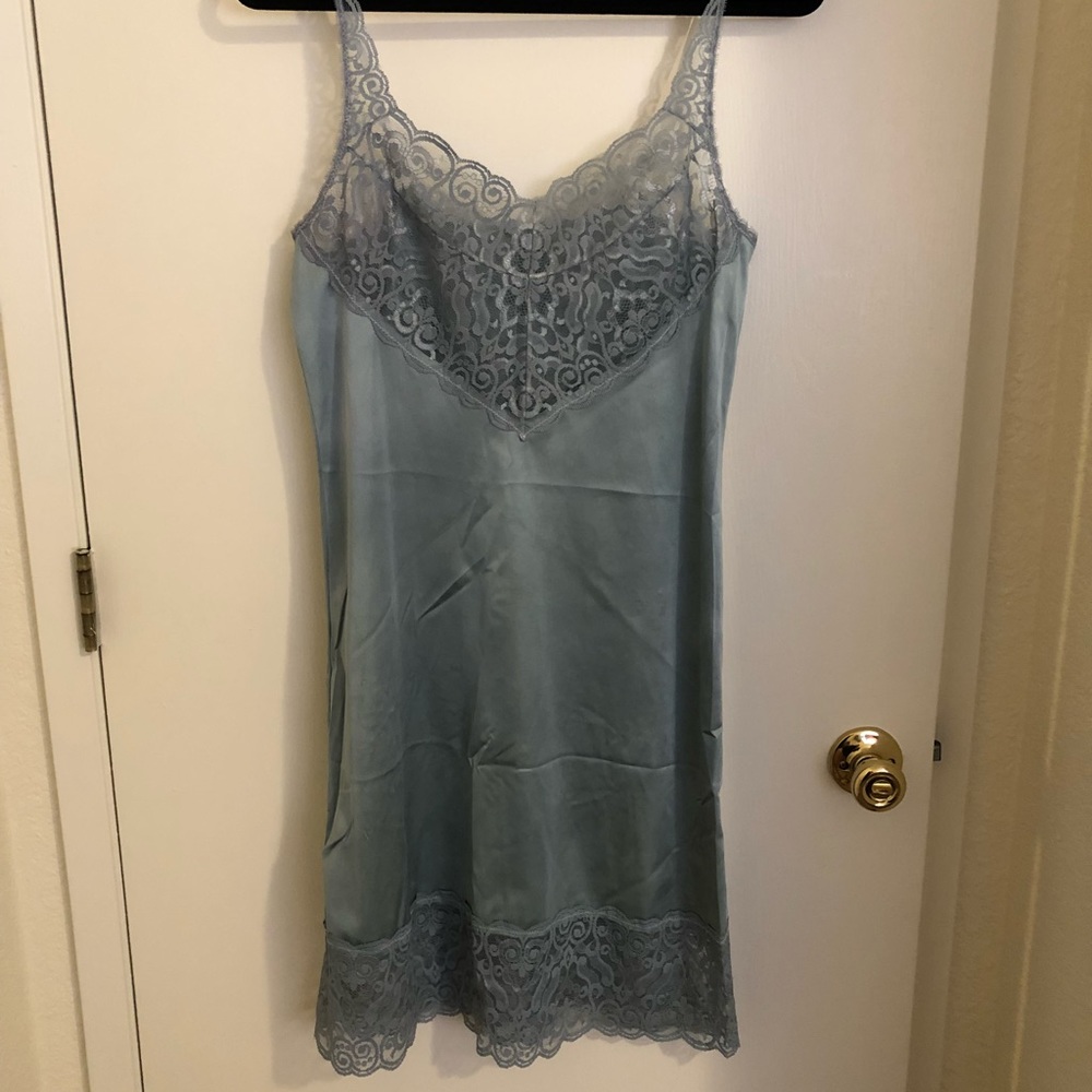 VTG Vintage hand dyed slip ice blue size 34